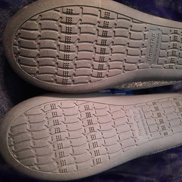 NWT Women's Memory Foam Slippers - Picture 3 of 3